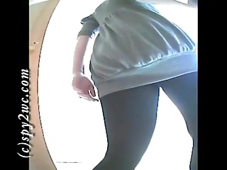 Скрытая камера в русском женском туалете