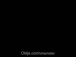 Любопытная квартирантка в спальне трахнулась со спящим старым хозяином