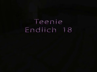 Длинноволосая блондинка из Питера подарила свою тугую попку бритоголовому бойфренду