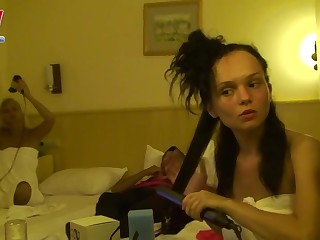 Влюбленная пара нашла время чтобы перепихнуться в номере