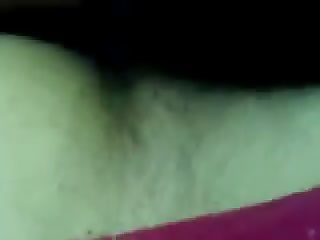 Голая пьяная девушка на природе