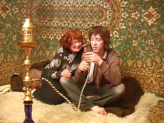 Зрелая женщина хитро развела парня на секс